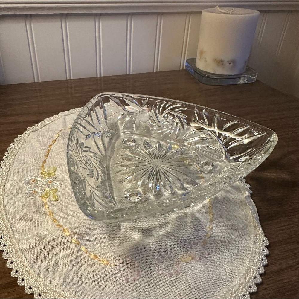 Vintage Hazel Atlas Capri Pinwheel Triangle Footed Candy Dish - Grandmacore